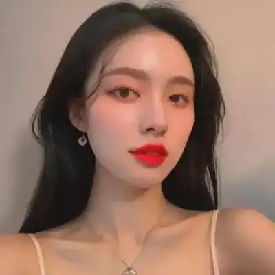 伏语芊